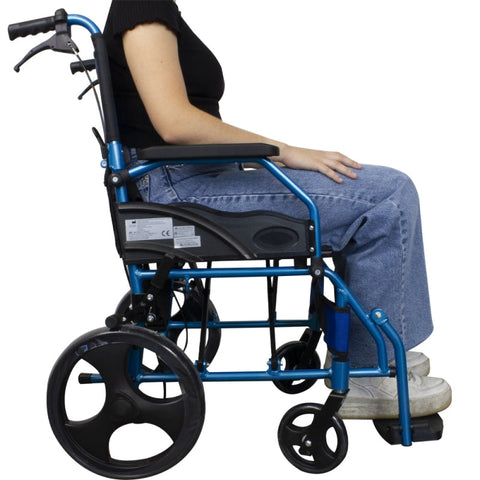 Silla de ruedas plegable de aluminio con frenos en los manillas, color azul