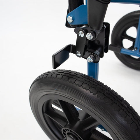 Silla de ruedas plegable con ruedas pequeñas color azul