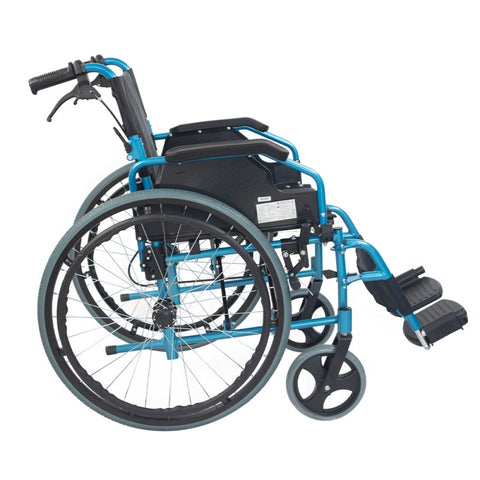 Silla de ruedas plegable con respaldo partido y reposabrazos abatible color azul
