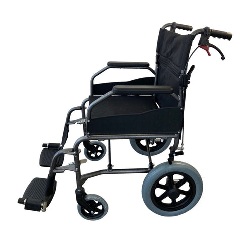 Silla de ruedas plegable de tránsito con ruedas pequeñas y respaldo reclinable