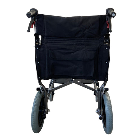 Silla de ruedas plegable de tránsito con ruedas pequeñas y respaldo reclinable